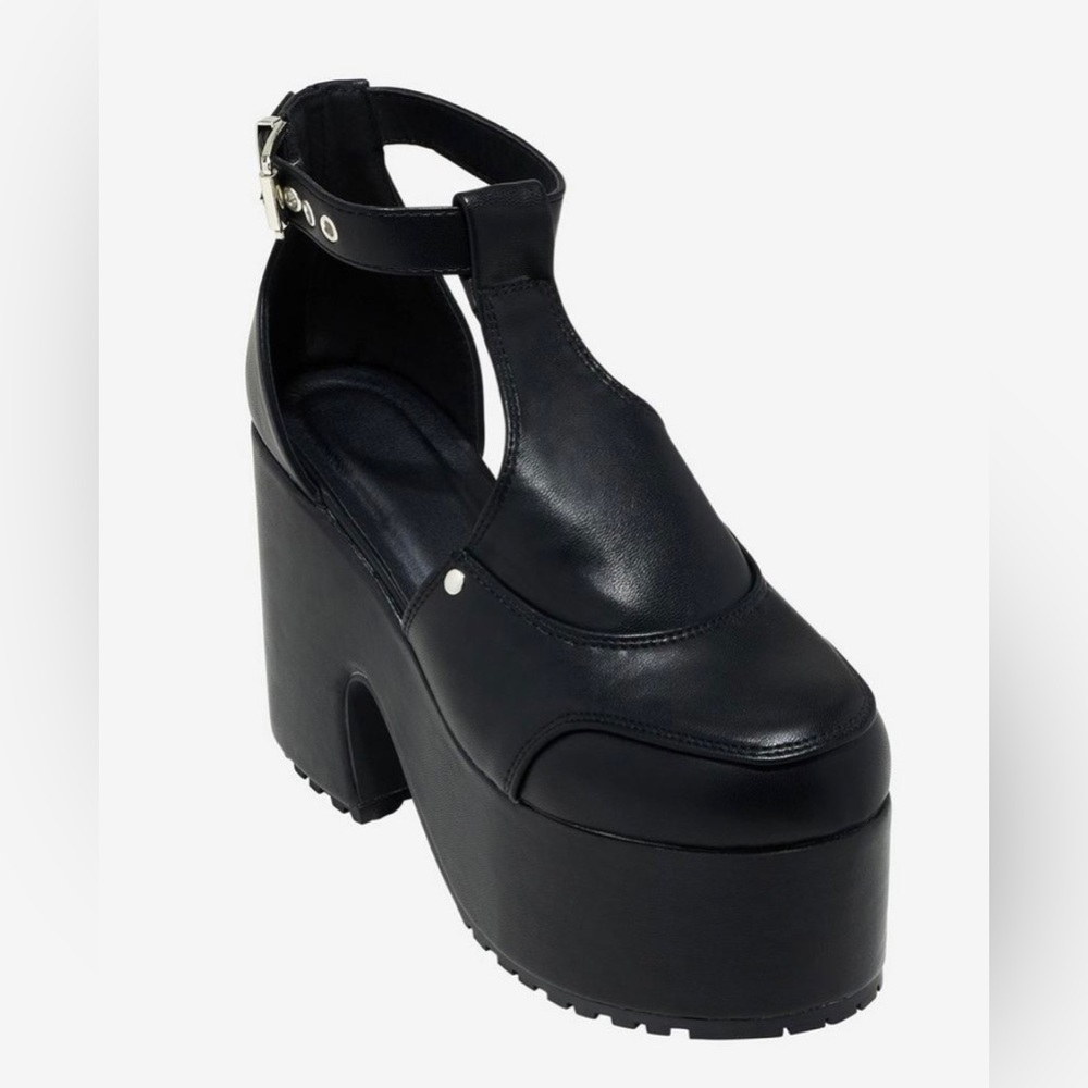 MARY JANES PLATFORMS